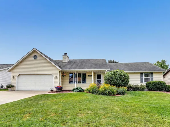 2556 Pecan St, Green Bay, WI 54311