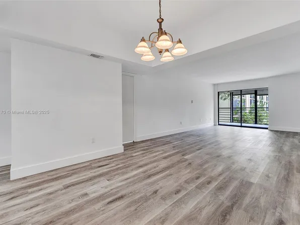23380 Carolwood Ln #201, Boca Raton, FL 33428