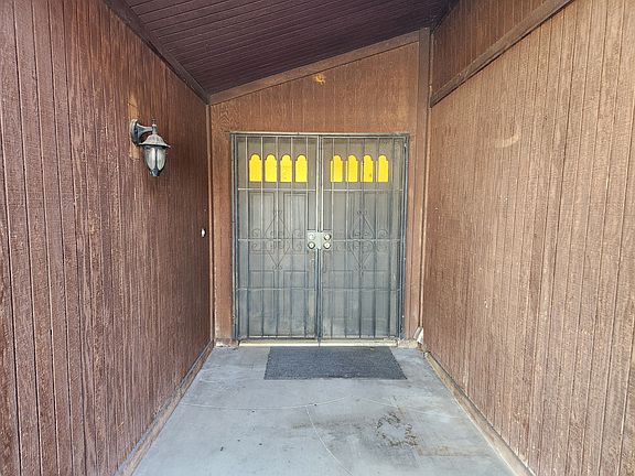 2nd image of 3501 Adanac Ct