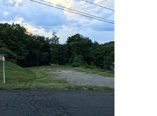 7 E Broad St, Danbury, CT 06810