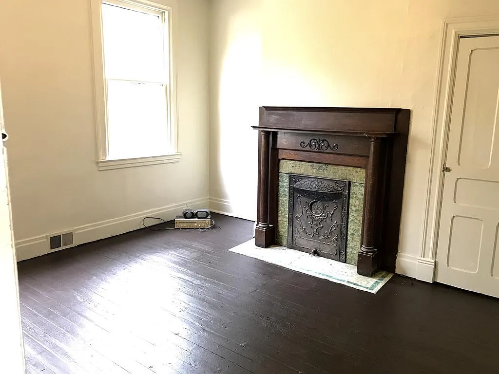 262 Kennedy Ave photo 1