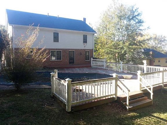 5th image of 2292 Westridge Dr