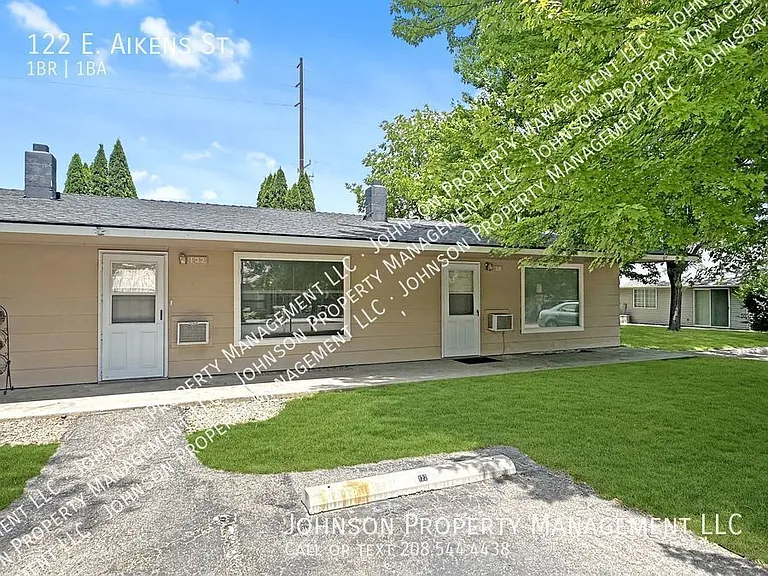 122 E Aikens Rd — Photo 1