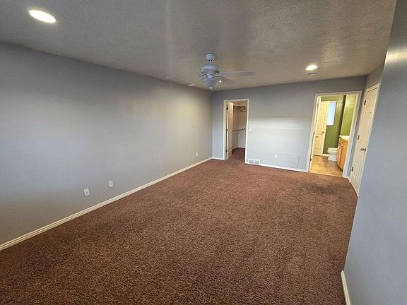 3rd image of 231 E Ashbrook Cir