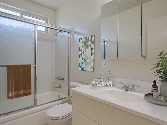 5th image of 7240 Vassar Ave APT 27