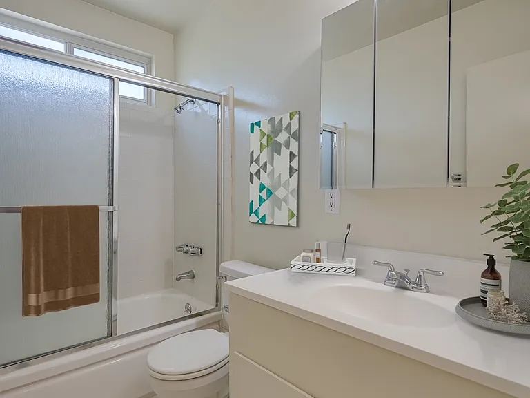 VASSAR APARTMENTS — Photo 10