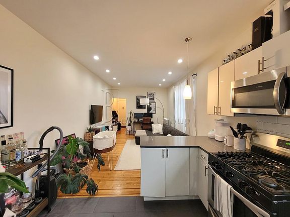 3rd image of 3078 38th St APT 5C
