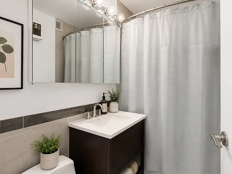 35 W 33rd St #34C — Photo 2