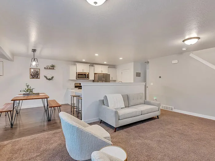 488 S Fox Chase Ln — Photo 4