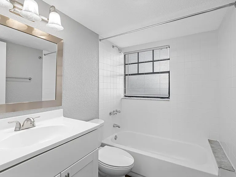 Montierra Apartments — Photo 11