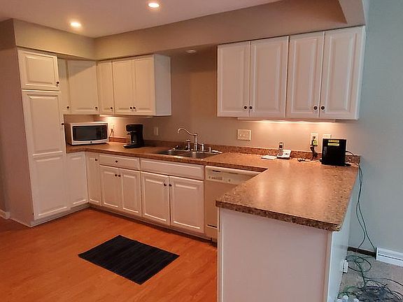 5th image of 985 Lake Country Ct