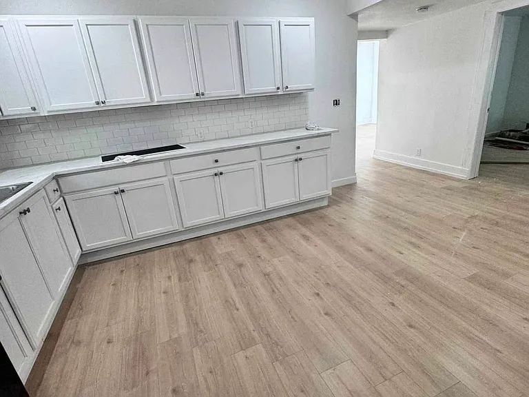 423 W Munson St — Photo 3