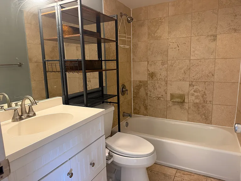 1054 S Kingshighway Blvd #N — Photo 11
