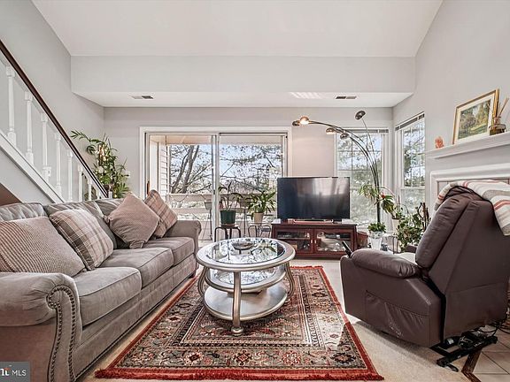4th image of 4555 Interlachen Ct APT J