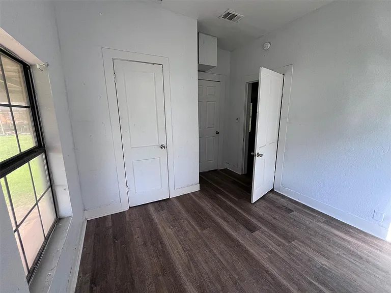 521 W Caney St — Photo 7