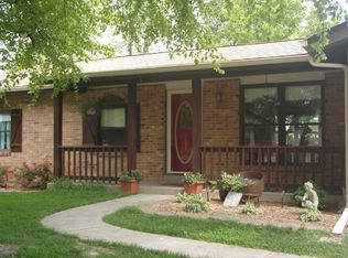 2211 England Town Rd, Saint Louis, MO 63129