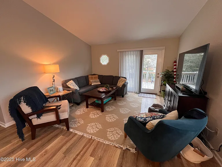 7019 N Sound Dr #NORTH — Photo 3