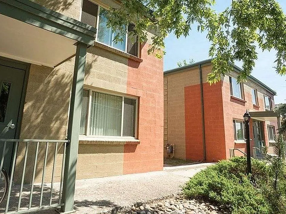 2737 W 23rd Ave