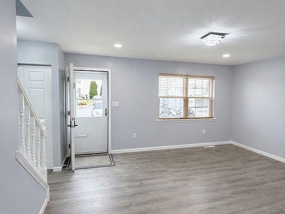 5th image of 352 Dohner Dr