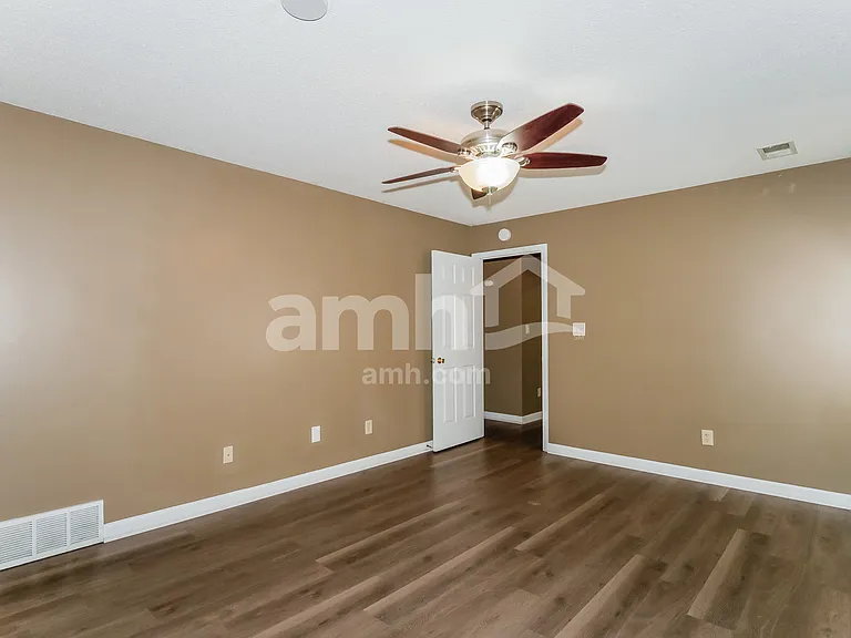 1377 Marhill Cv — Photo 9