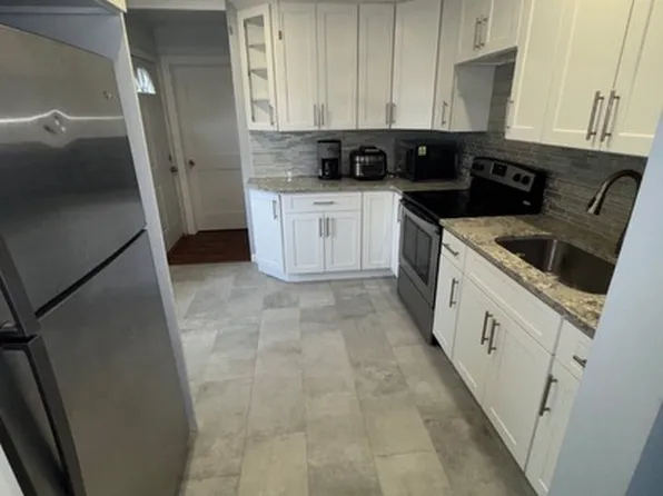 (undisclosed Address), Levittown, NY 11756