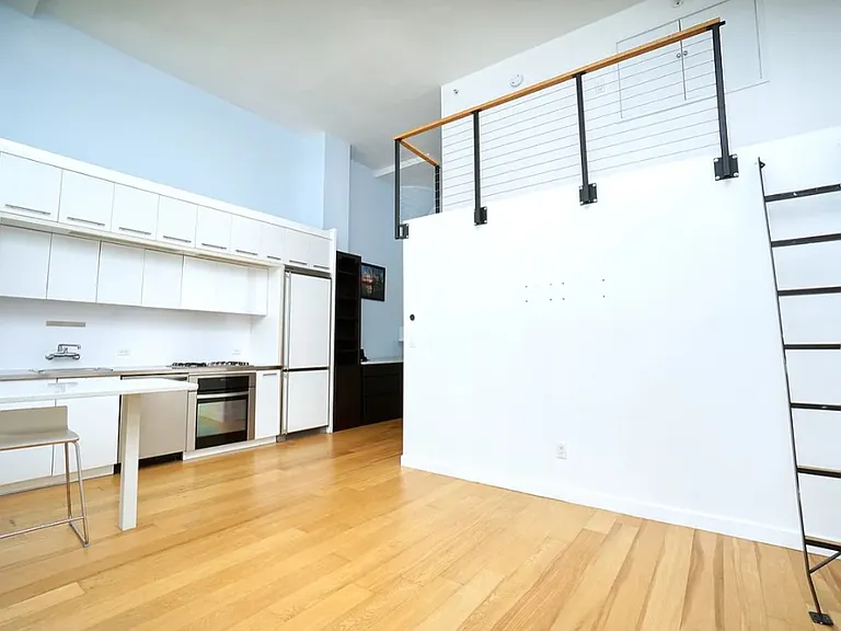 2728 Thomson Ave #423 — Photo 6