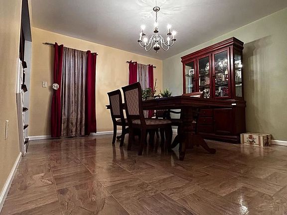 5th image of 105 Walker Dr