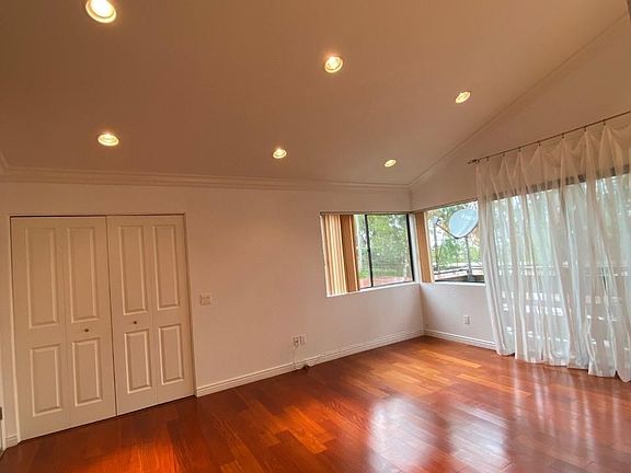 2nd image of 22700 Lakeway Dr Unit 334