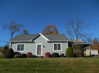 1137 Yanks Ln, South Park, PA 15236