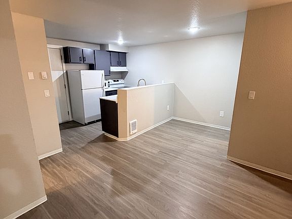 5th image of 4262 8th Ave NE #46