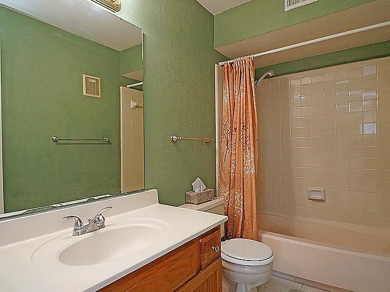 7659 Cambridge St — Photo 18