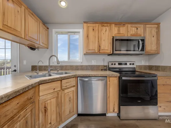 386 Chester Rd, Ontario, OR 97914