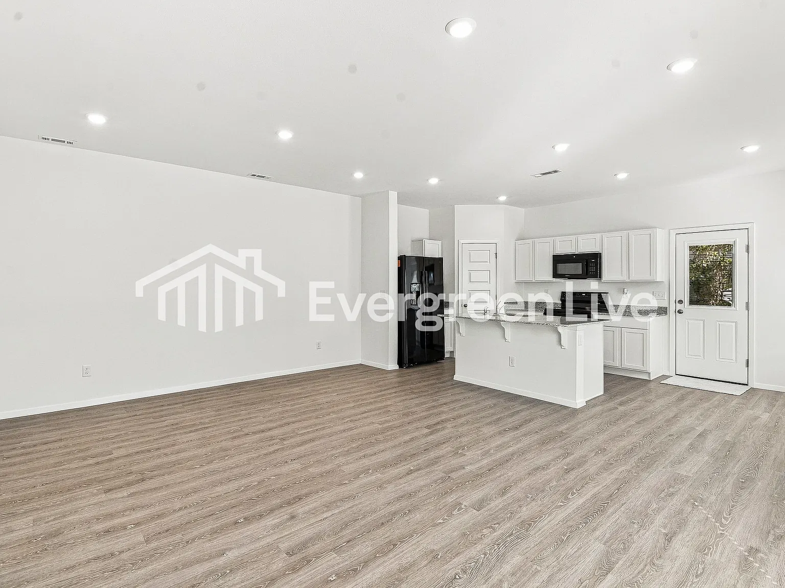 3 bed, 2.5 bath, 1599 sqft, $1,325 — Photo 2