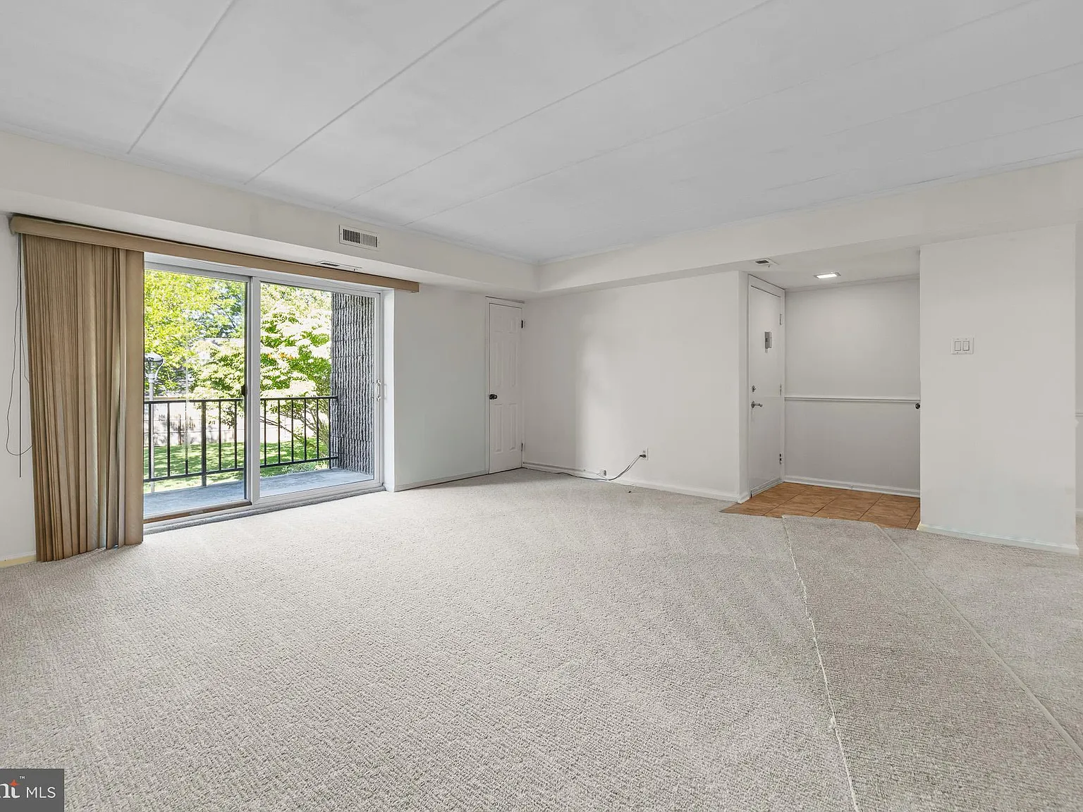 2 bed, 1166 sqft, $2,350 — Photo 2