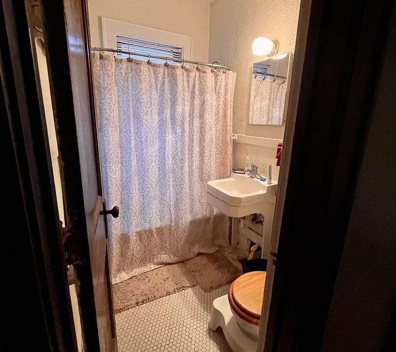 1st image of 1308 Powderhorn Ter APT 204