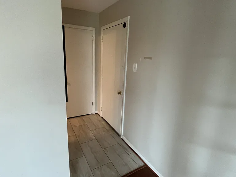 103 N Edgewood Dr #8 — Photo 8