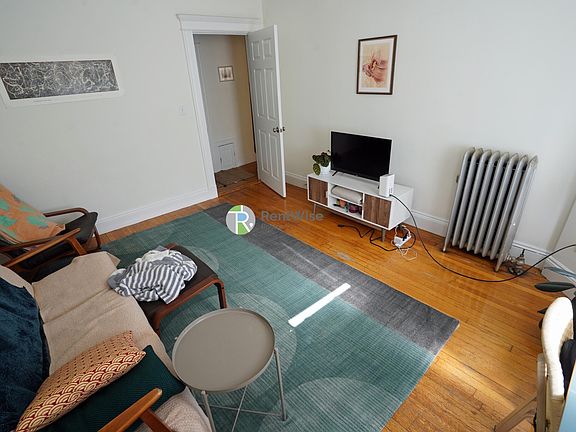 4th image of 14 Orkney Rd APT 24