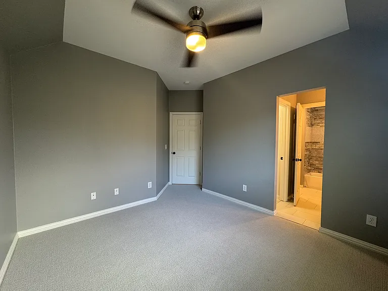 2920 Cromwell Way — Photo 33