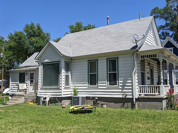 2nd image of 303 E 8th