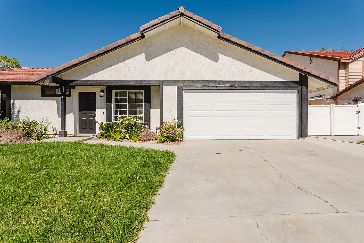 3 bed, 1206 sqft, $2,800 — Photo 3