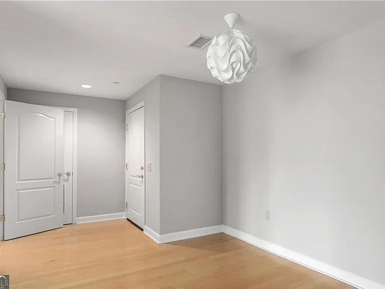 195 14th St NE #1902 — Photo 4