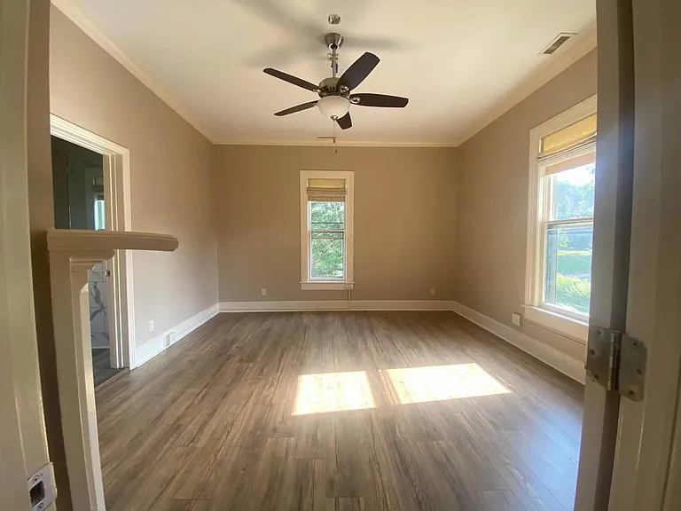 155 E Chestnut St #3 — Photo 6