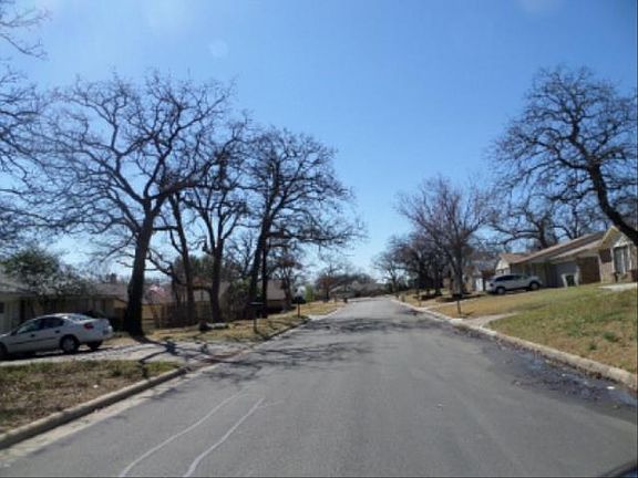 4th image of 3712 Bordeaux Ct