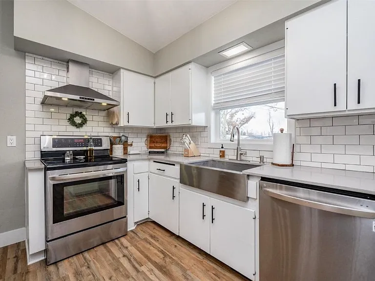 3822 Northwood Dr NE — Photo 5