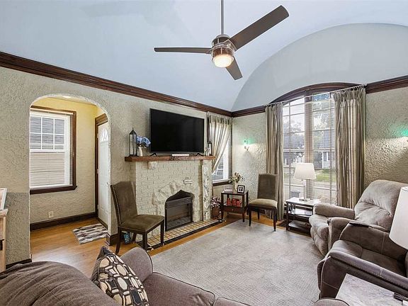 3rd image of 508 26th St SE