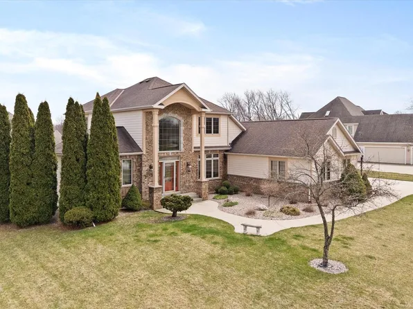 9518 Woods CIRCLE, Brown Deer, WI 53223