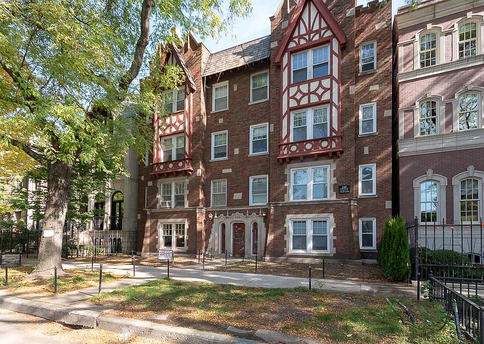 1st image of 2129 N Dayton St #703
