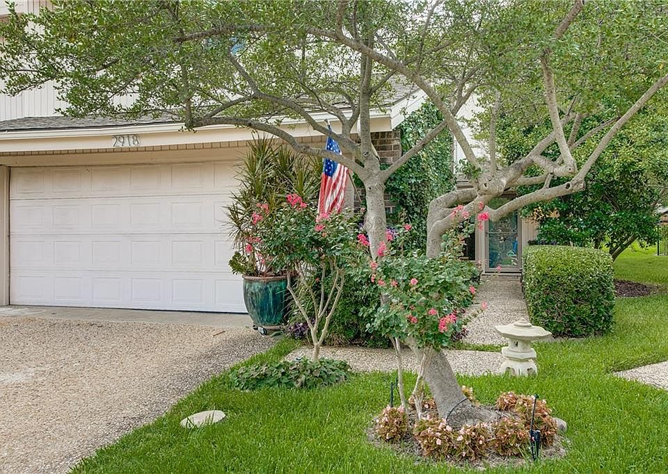 1st image of 2918 Woodcroft Cir