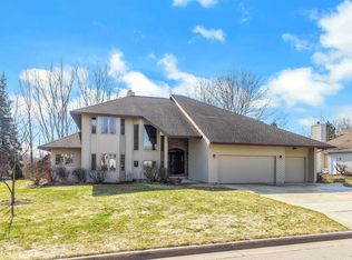1202 Whippoorwill Cir, Neenah, WI 54956