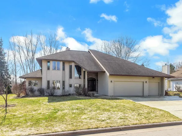1202 Whippoorwill Cir, Neenah, WI 54956